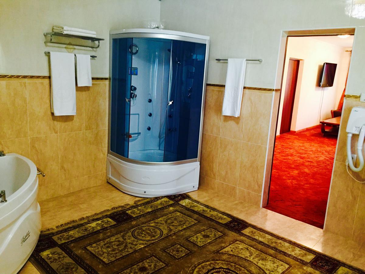 Hotel Ark Ms Taraz Exterior foto