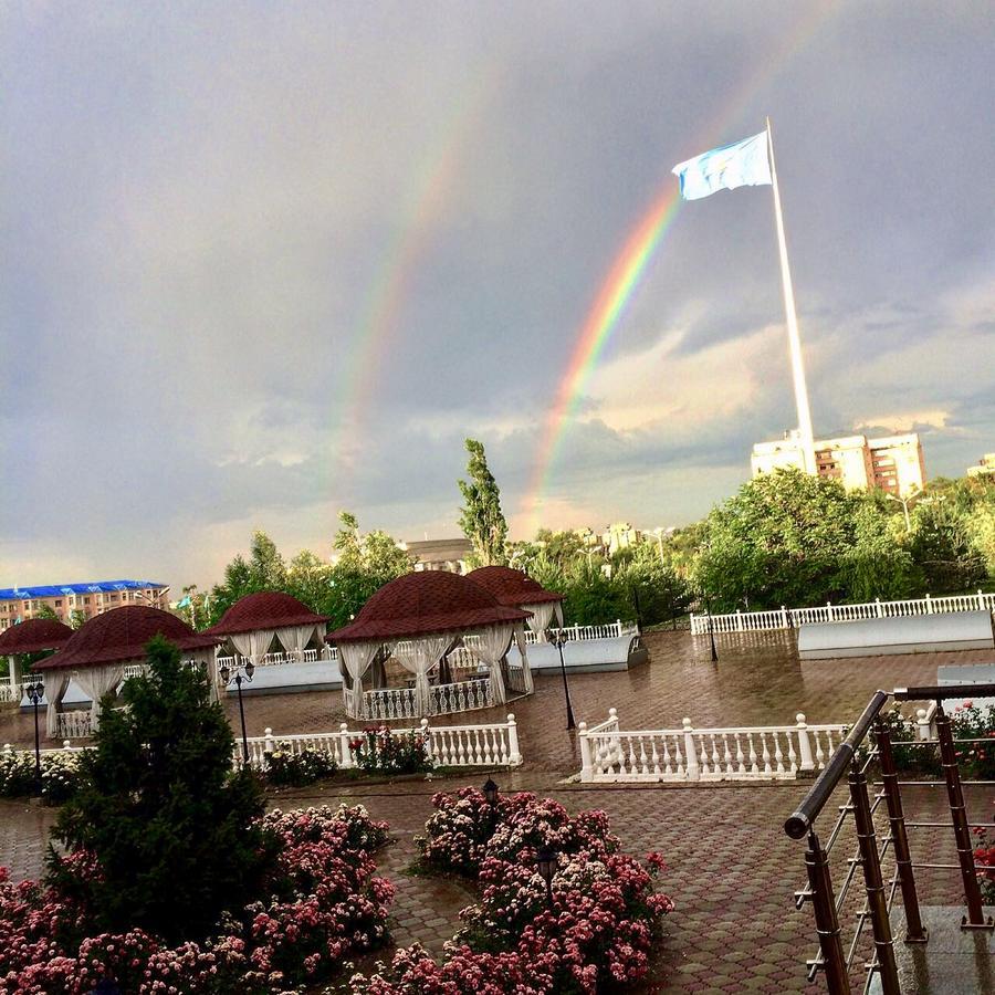 Hotel Ark Ms Taraz Exterior foto